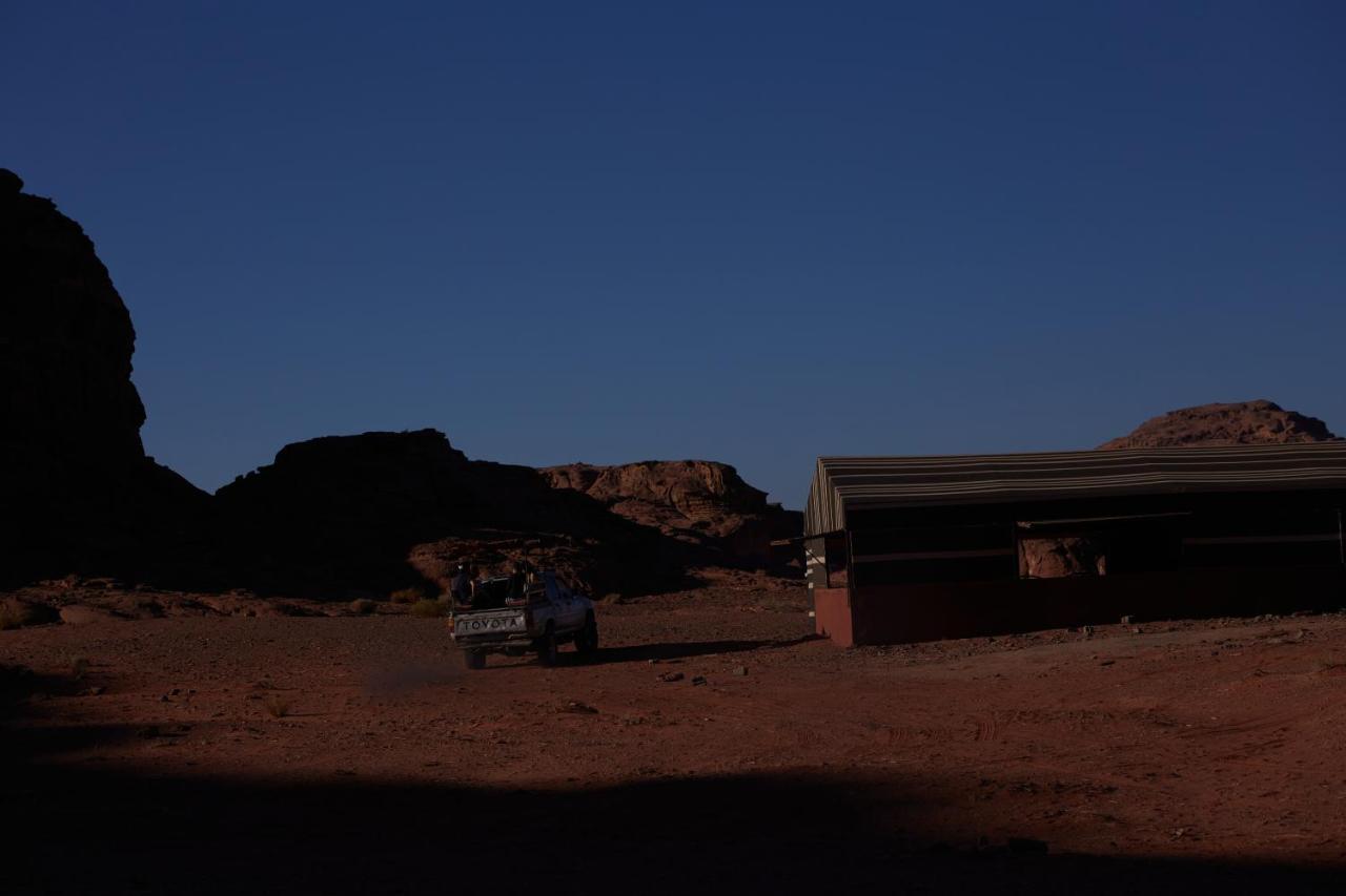 Wadirum Sunset Camp Hotel Wadi Rum Bagian luar foto