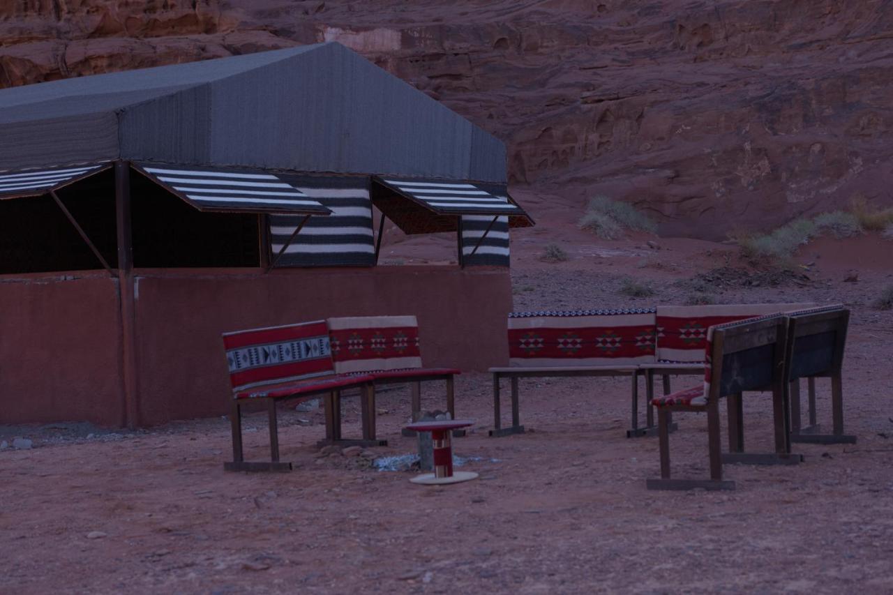 Wadirum Sunset Camp Hotel Wadi Rum Bagian luar foto