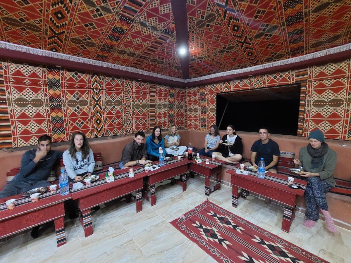 Wadirum Sunset Camp Hotel Wadi Rum Bagian luar foto