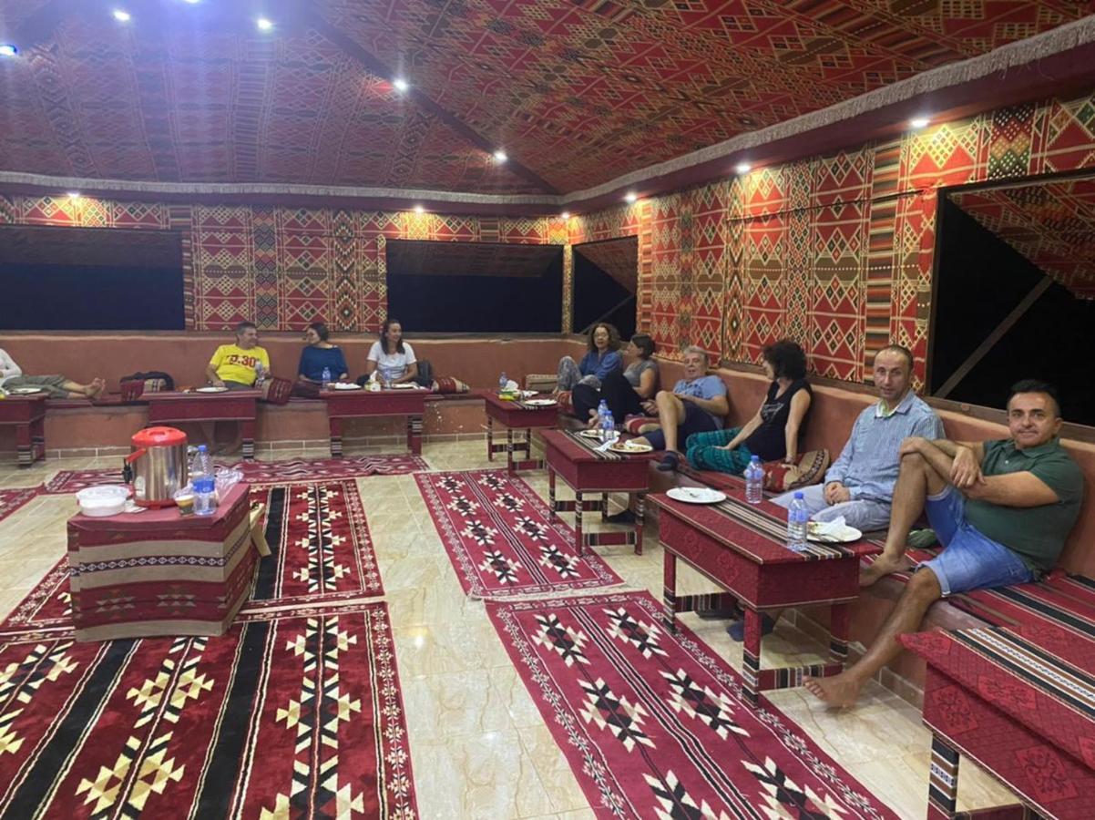 Wadirum Sunset Camp Hotel Wadi Rum Bagian luar foto