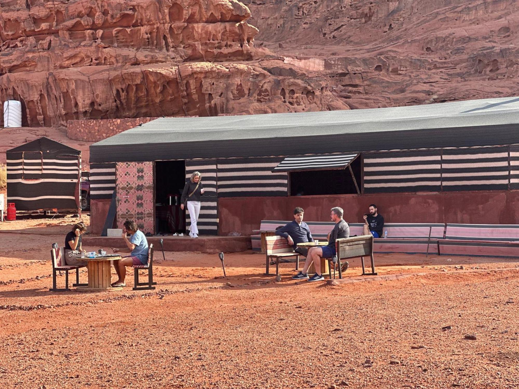 Wadirum Sunset Camp Hotel Wadi Rum Bagian luar foto
