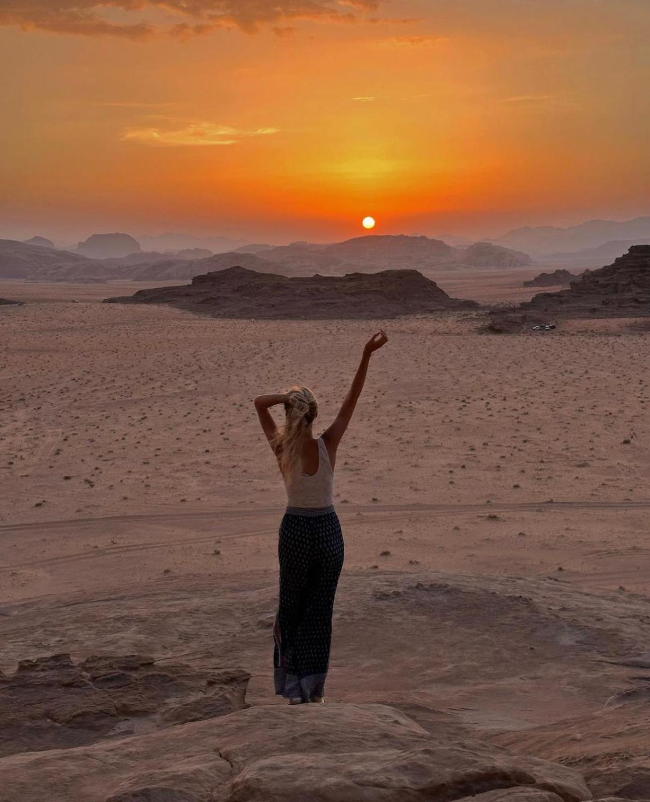 Wadirum Sunset Camp Hotel Wadi Rum Bagian luar foto