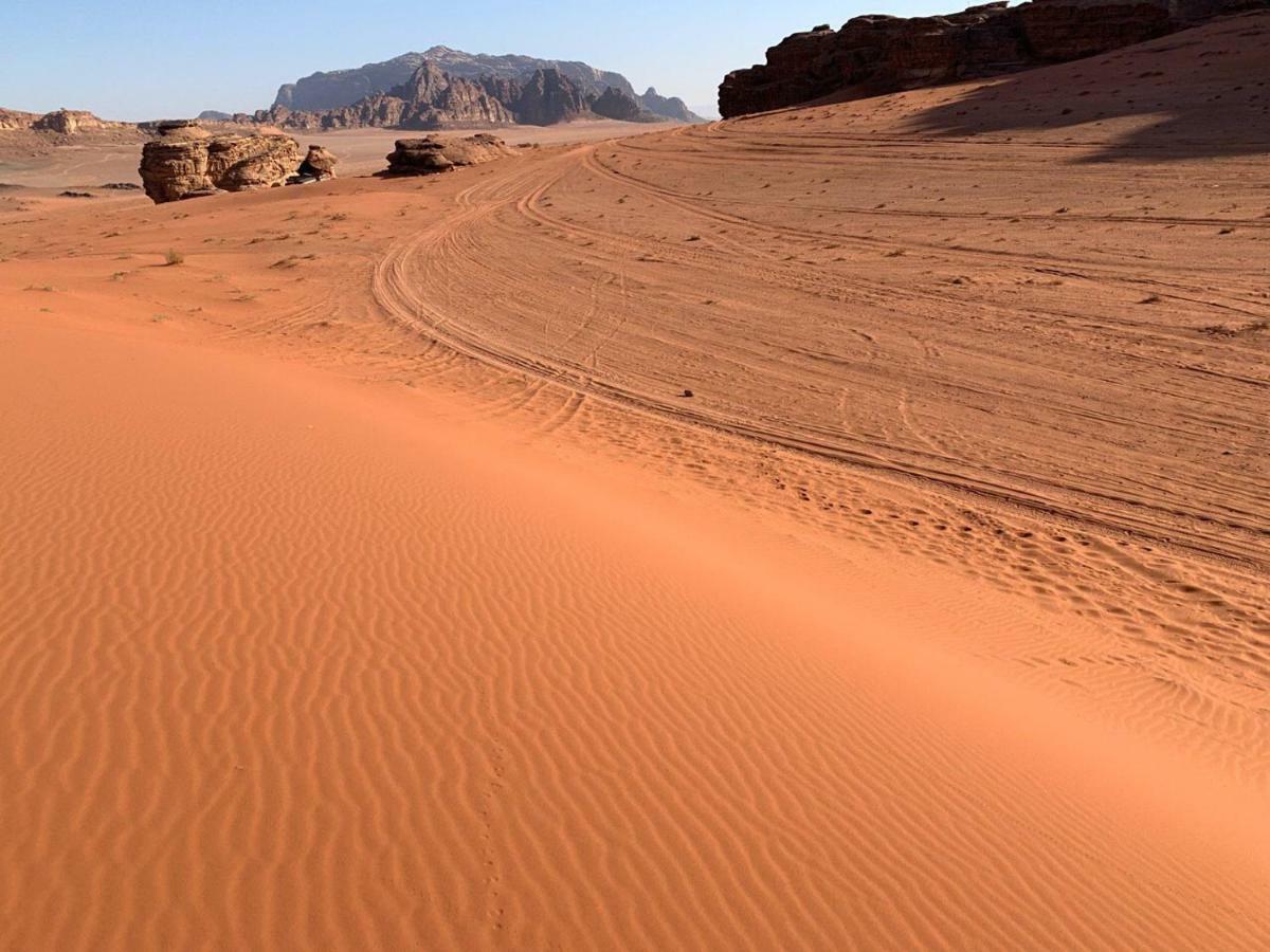 Wadirum Sunset Camp Hotel Wadi Rum Bagian luar foto