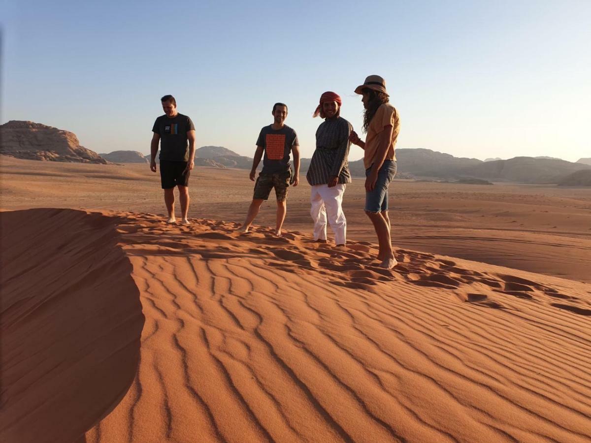 Wadirum Sunset Camp Hotel Wadi Rum Bagian luar foto