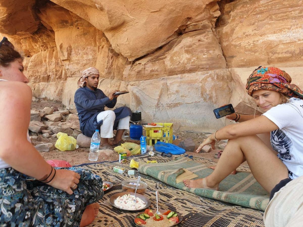 Wadirum Sunset Camp Hotel Wadi Rum Bagian luar foto