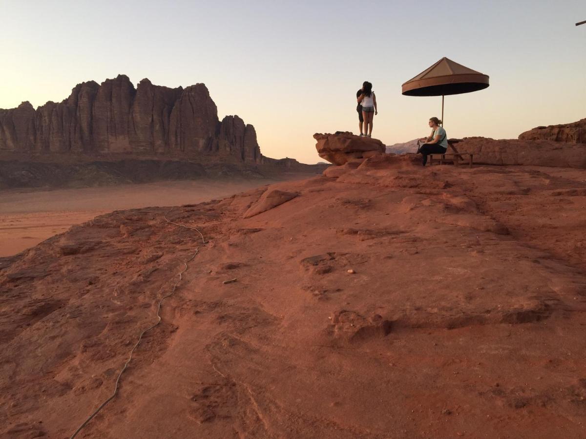 Wadirum Sunset Camp Hotel Wadi Rum Bagian luar foto